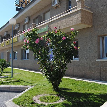 Hotel Vista Nevada Darro Bagian luar foto