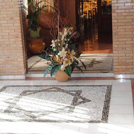 Hotel Vista Nevada Darro Bagian luar foto