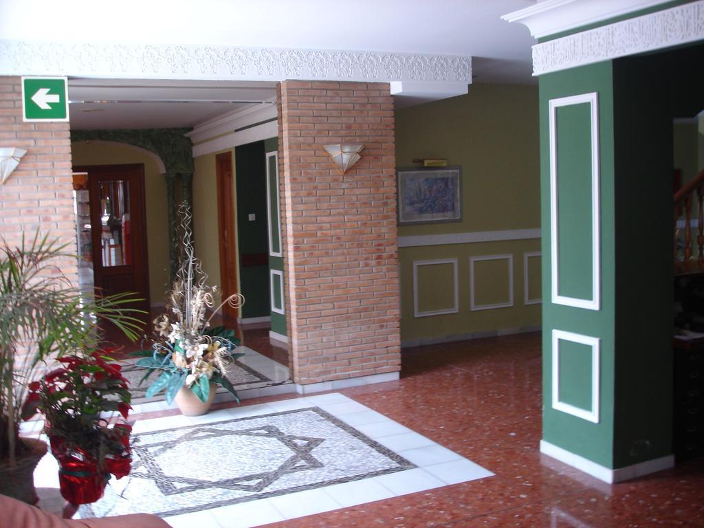 Hotel Vista Nevada Darro Bagian luar foto