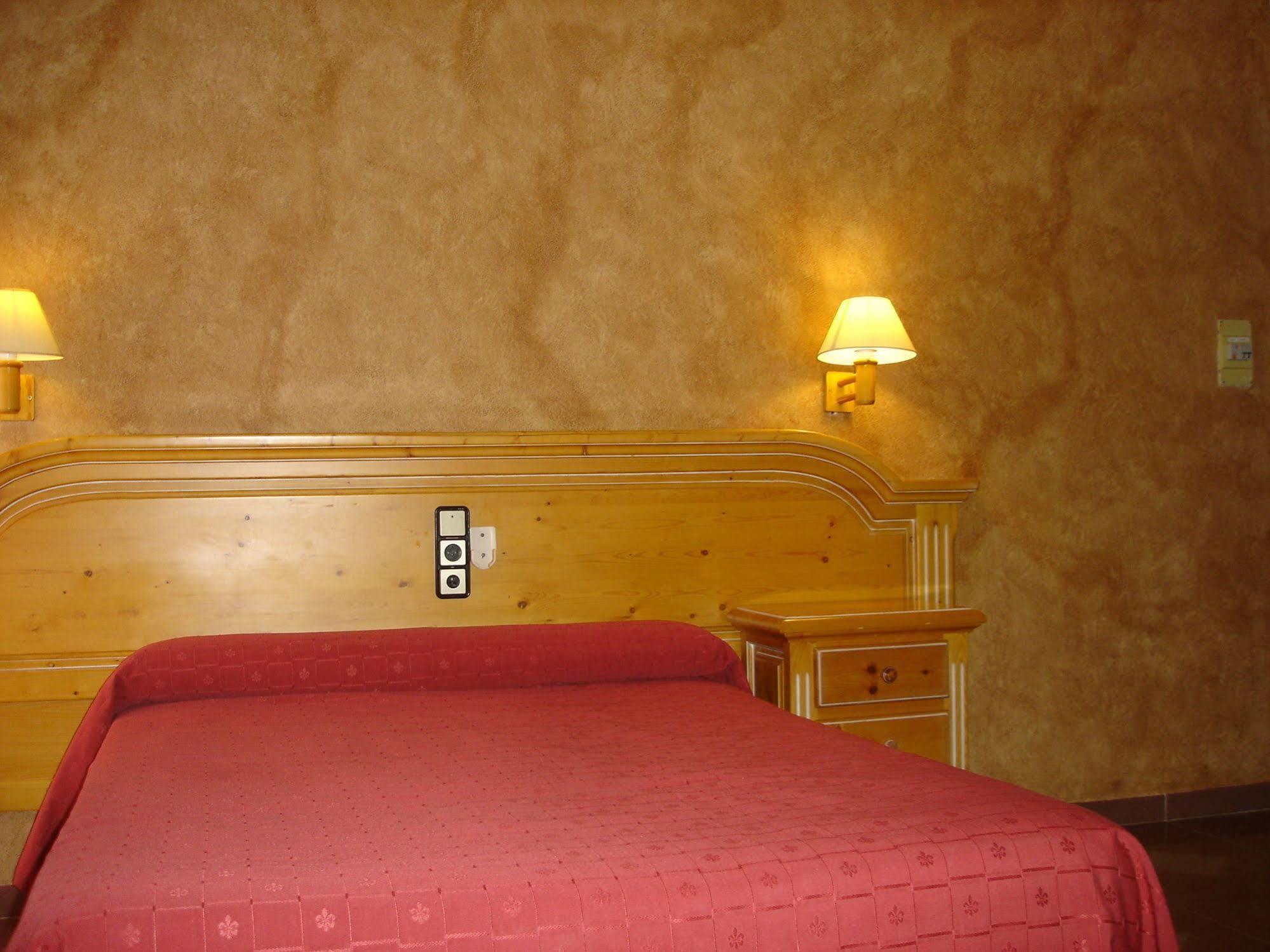 Hotel Vista Nevada Darro Bagian luar foto
